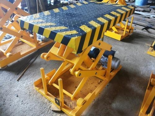 Scissor Lift from Servo Tech (India)
