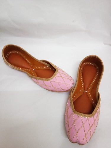 Multicolor Fancy Jutti For Women from Disha Enterprises