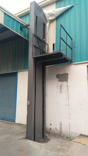 Hydraulic Goods Lift from Servo Tech (India)