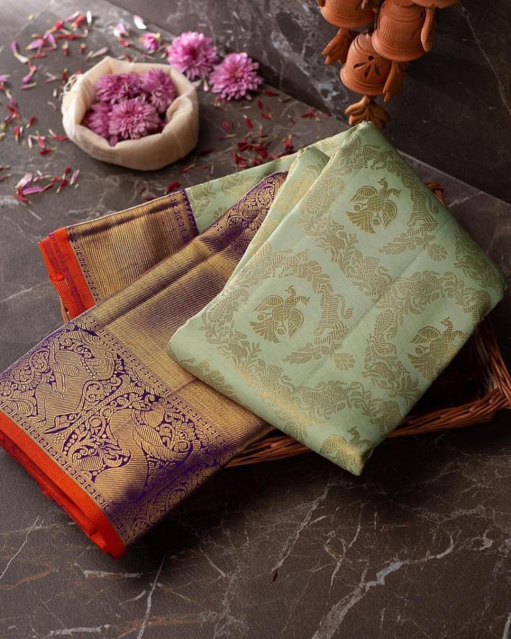 BEAUTIFUL RICH PALLU & JACQUARD WORK SILK SAREE from Sasta bazar