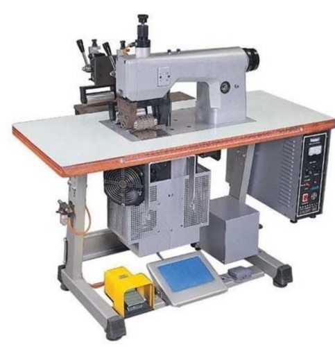 Non Woven Bag Making Machine from MAA TARINI ENTERPRISES