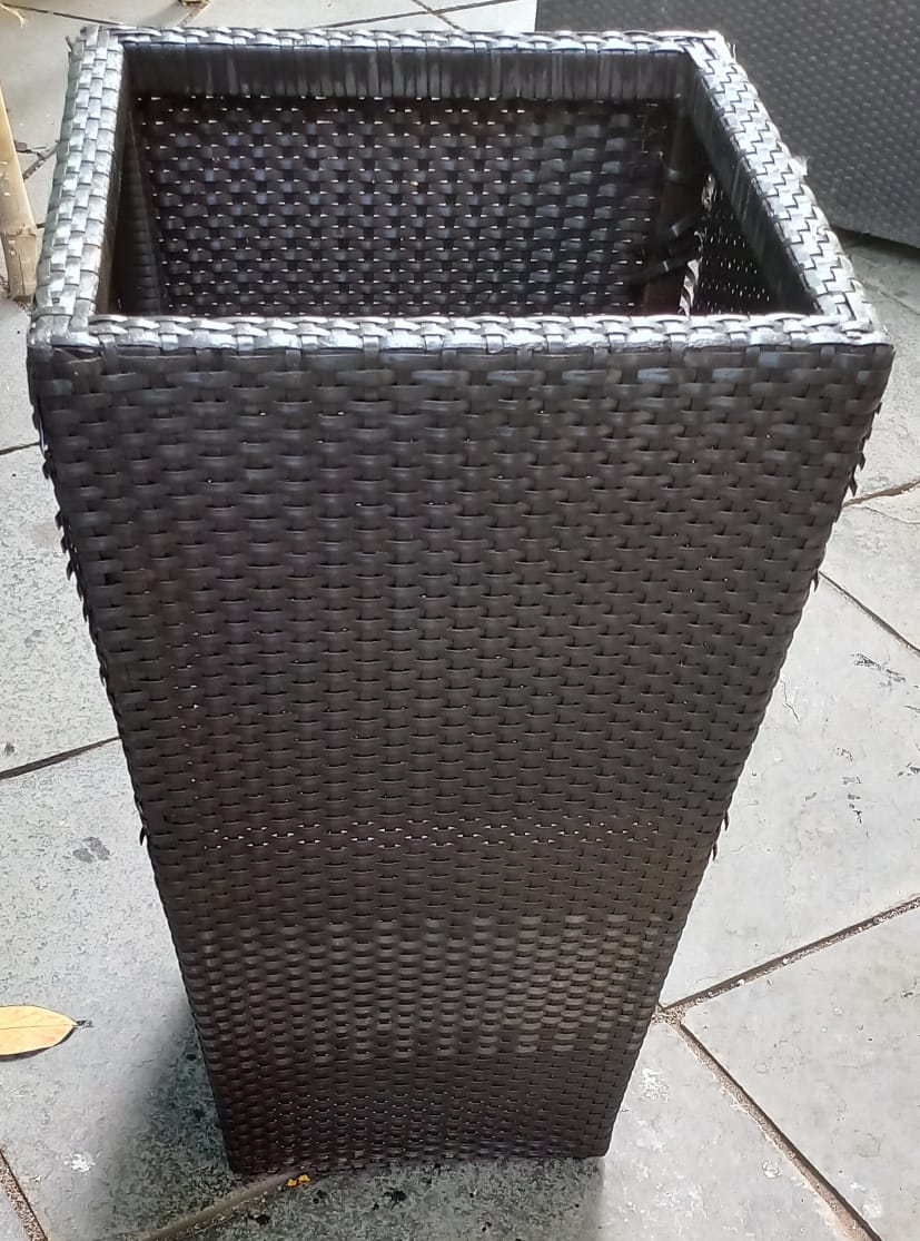 Loom crafts luxury garden furniture from SPIDER CAPITAL