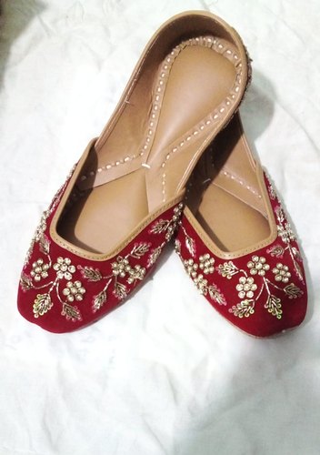 Embellished Party Wear Punjabi Jutti For Women from Disha Enterprises